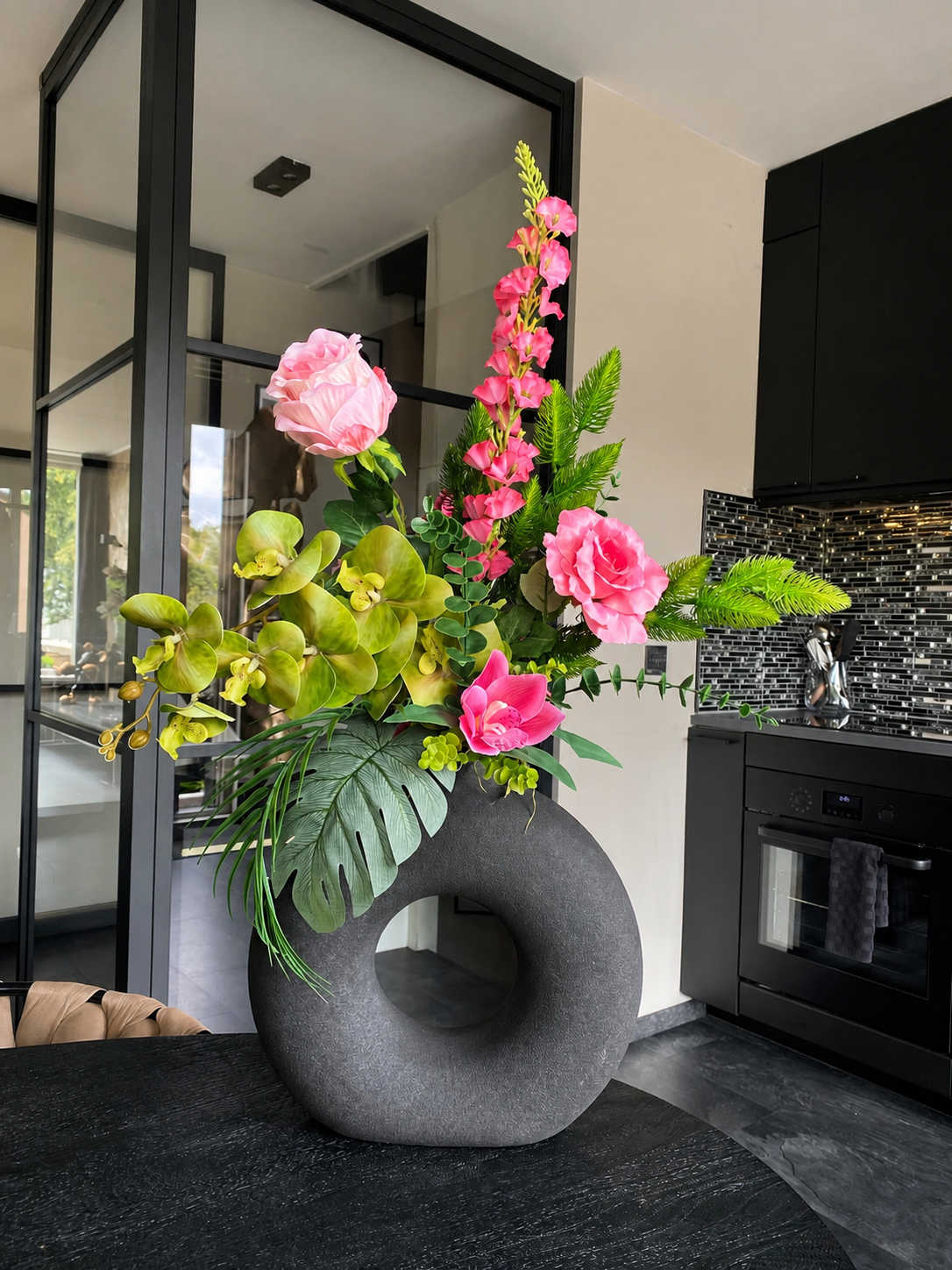 Waarom kiezen steeds meer mensen voor luxe kunstbloemen? Ontdek de voordelen van zijden bloemstukken