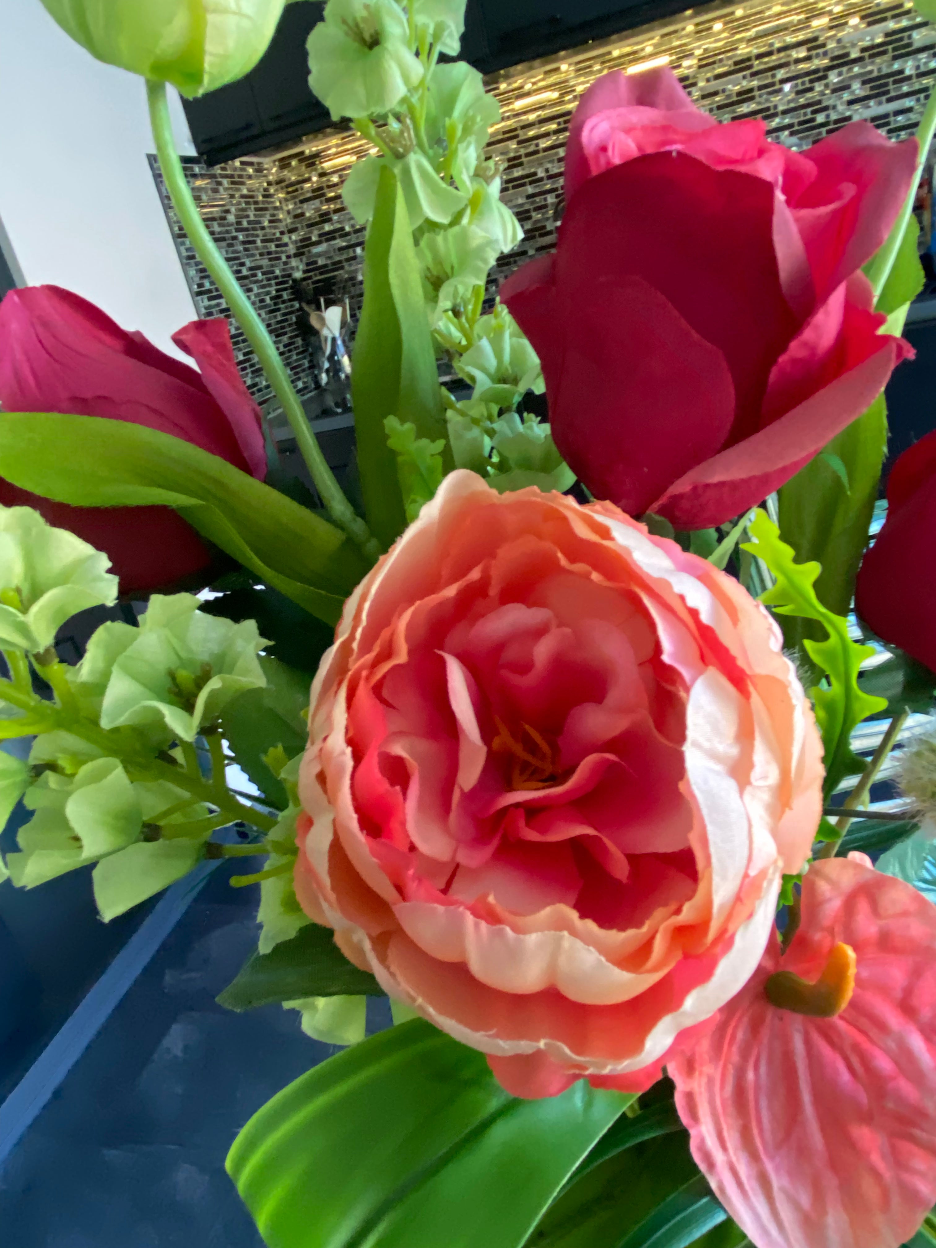 Coral Royale Design Bloemstuk – 55 cm