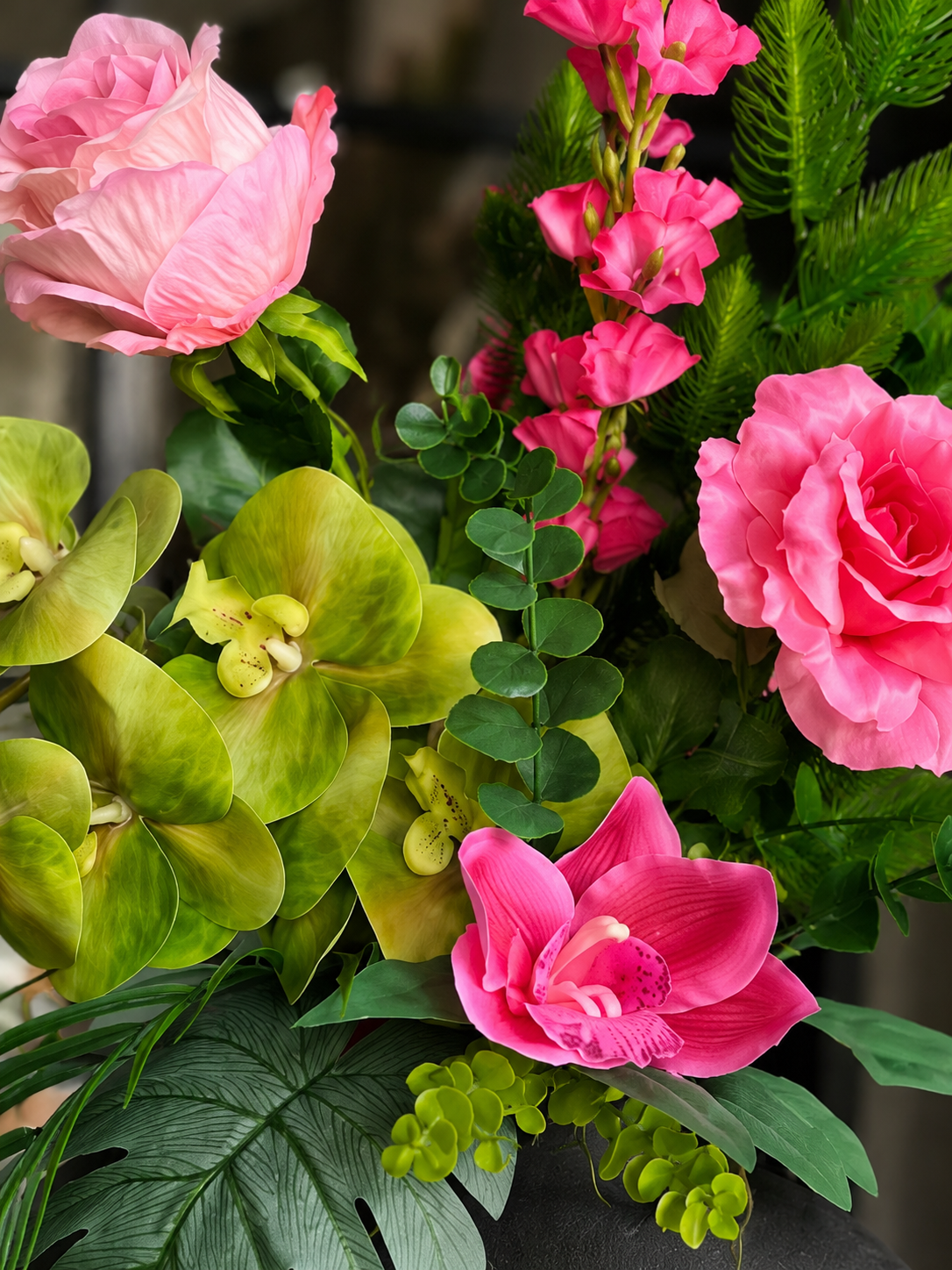 Roze Orchidee & Rozen Kunstbloemstuk met Design Vaas – 70 cm