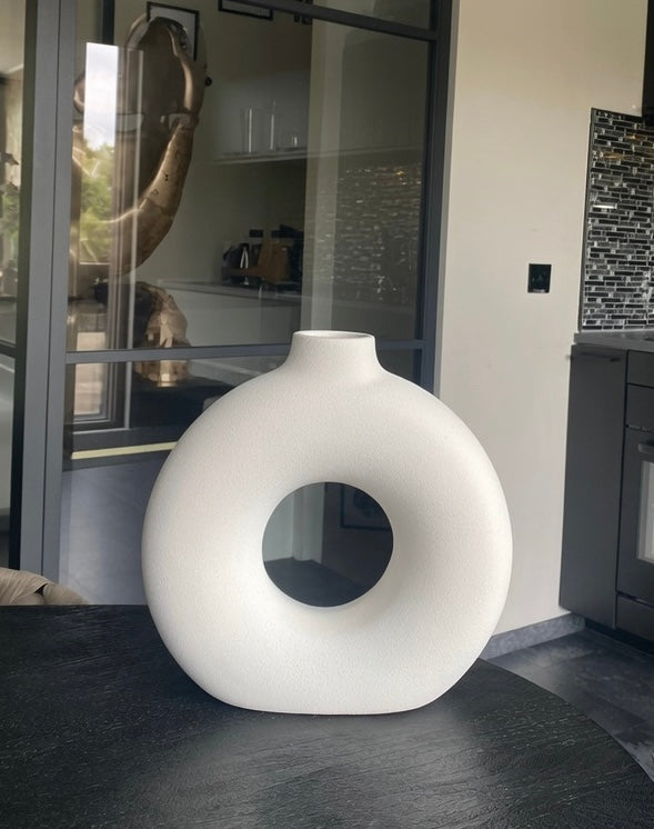 Witte Design Vaas voor Kunstbloemstukken – 31 cm
