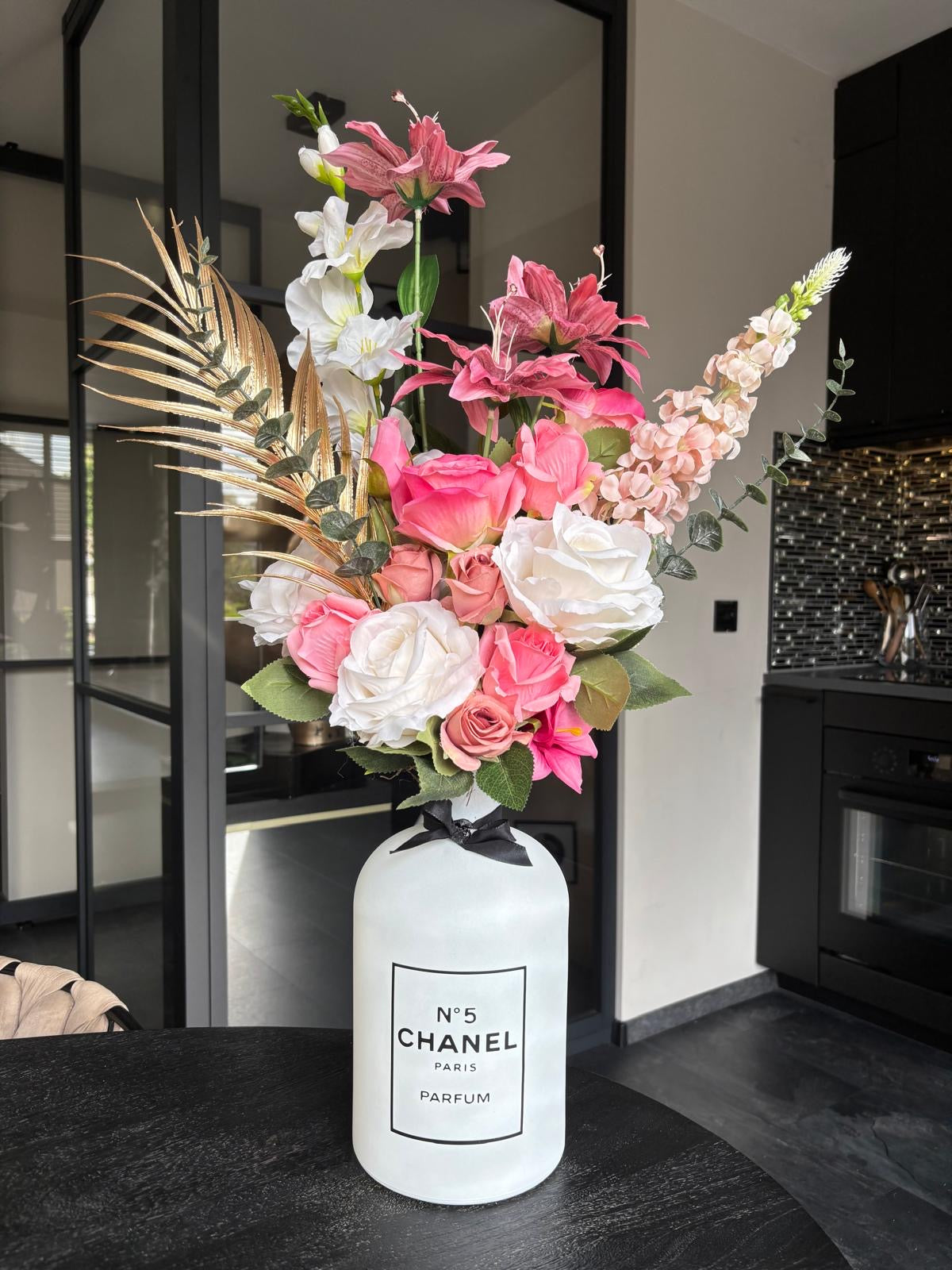 Bloemstuk Luxury Pink White rose