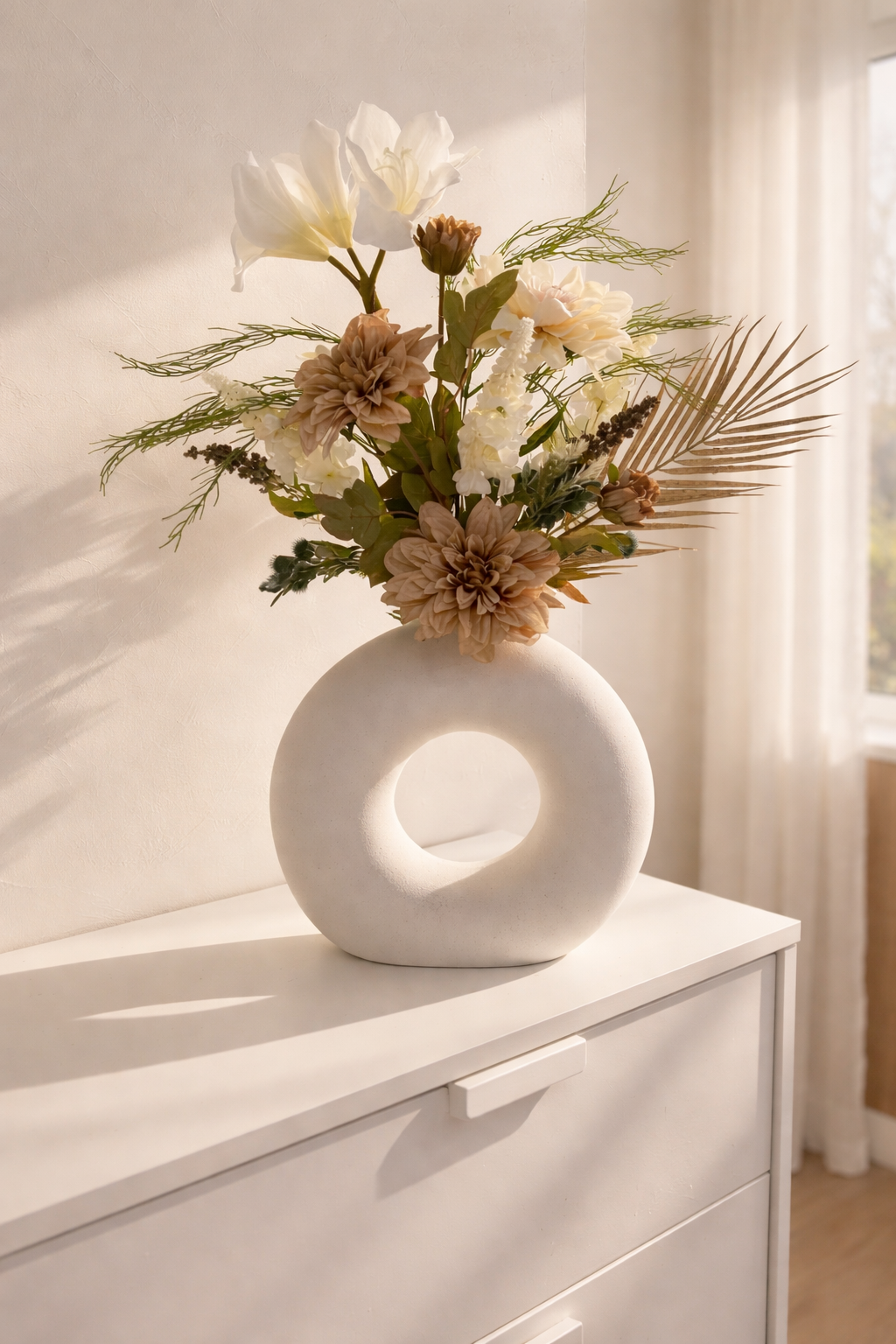 Bloemstuk Ivory Elegance 70cm hoog