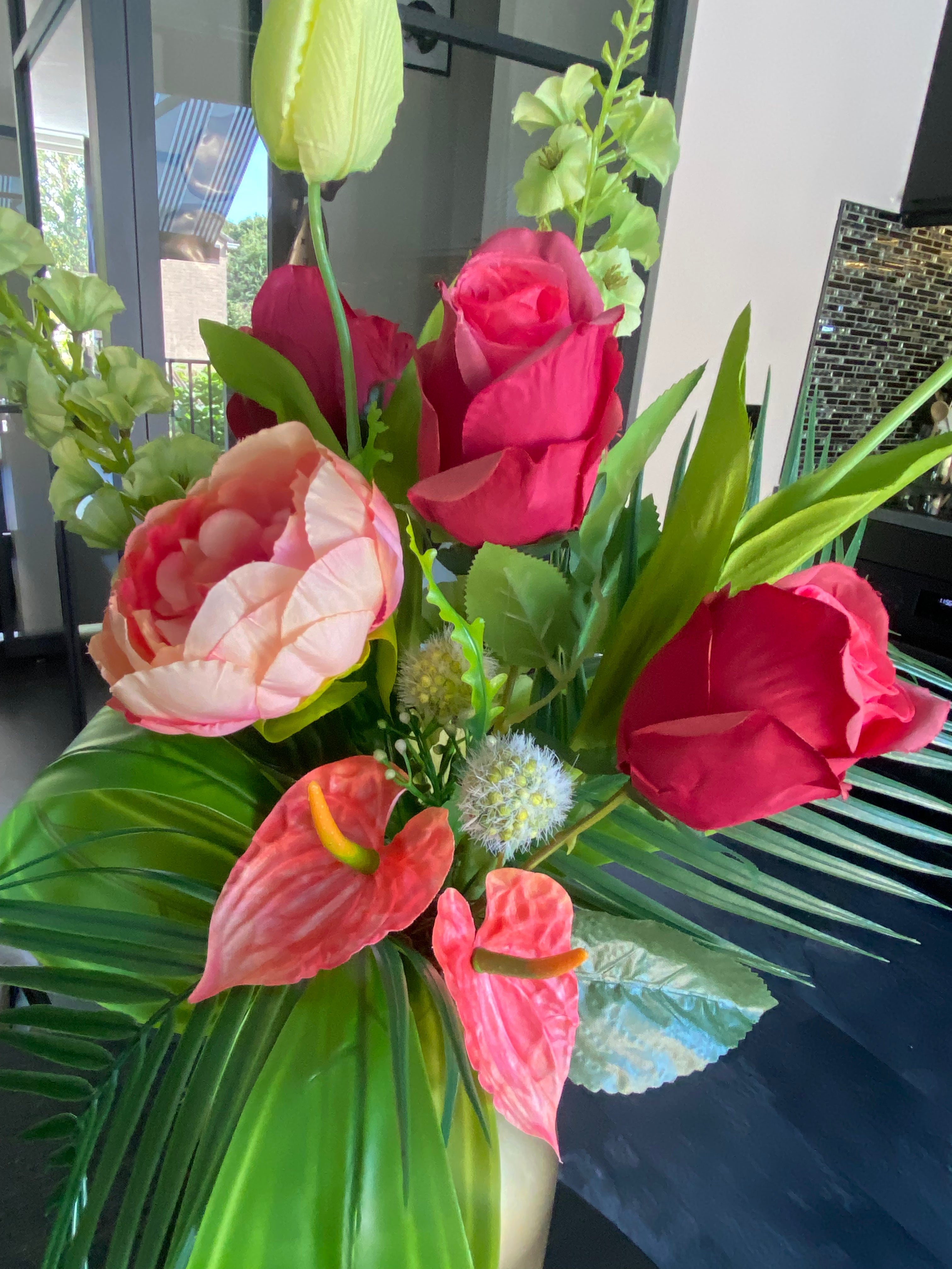 Coral Royale Design Bloemstuk – 55 cm