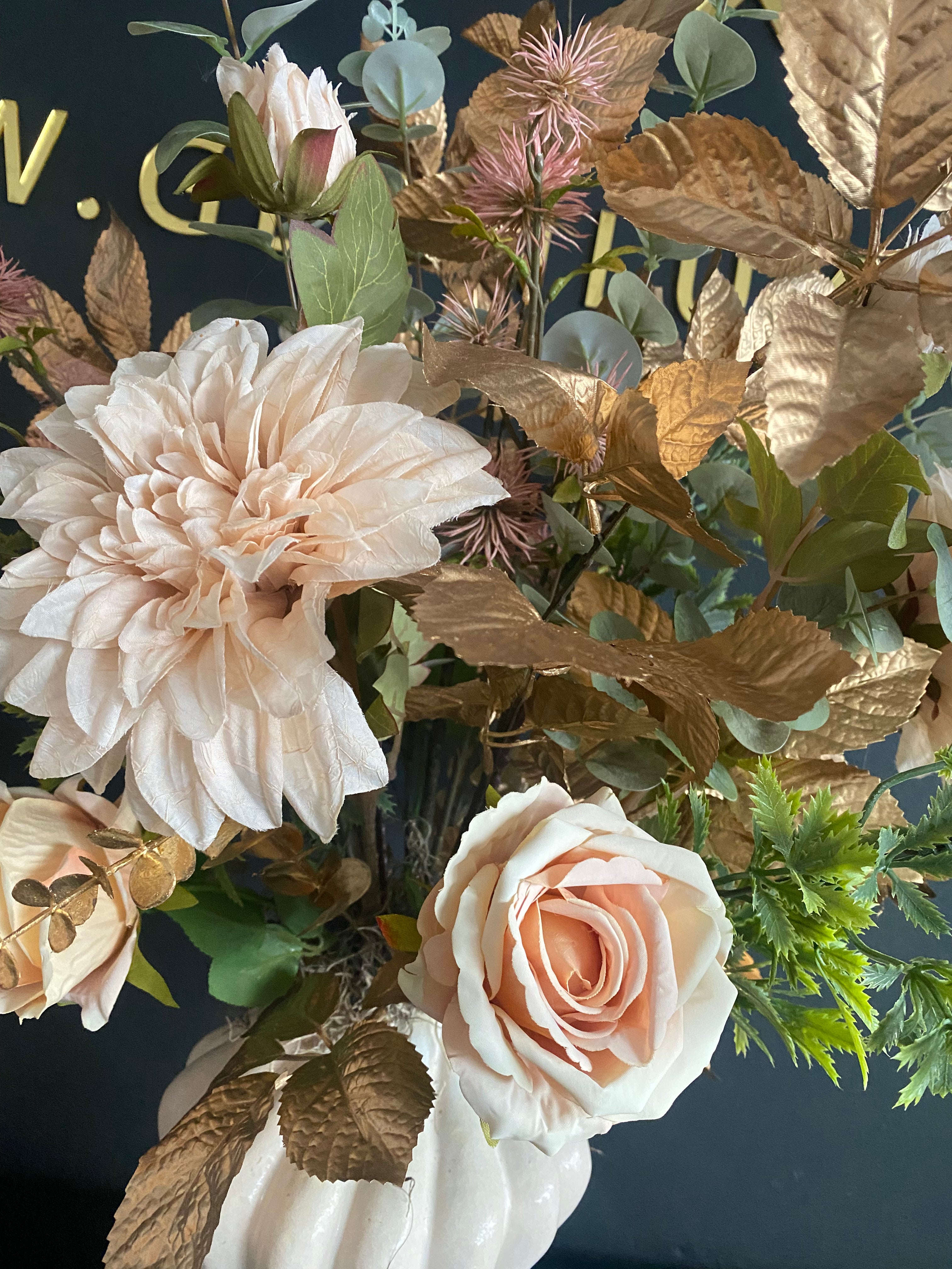 Luxe Vol Kunstbloemstuk met Vaas – Champagne, Perzik & Crème 80cm